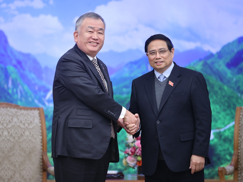使得他几乎