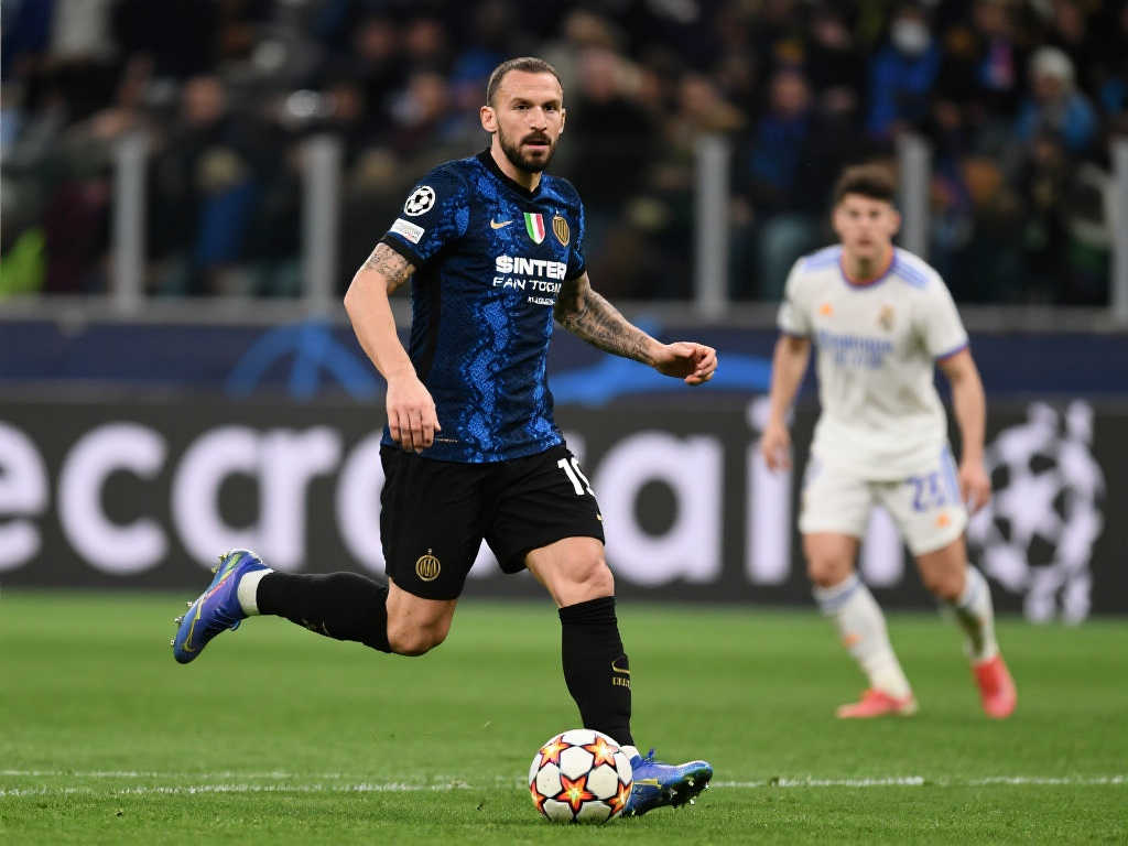 他逐渐成为 他逐渐成为